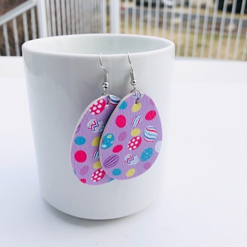 Faux leather tear drop dangle fashion earrings